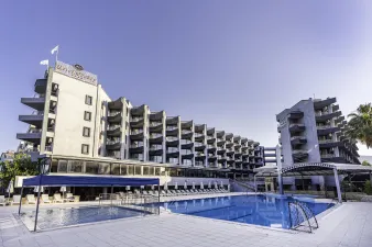 A11 HOTEL OBAKOY Pools & Beach