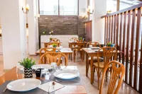 ACROTEL LILY ANN VILLAGE HOTEL Restaurants