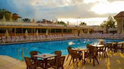 AES CLUB HOTEL Restaurants