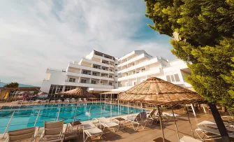 AFYTOS OREN BEACH PRESTIGE Pools & Beach