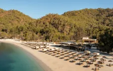 AHAMA HOTEL (CHILD AGE 5+) Bars