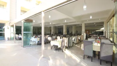 AKBULUT HOTEL Restaurants