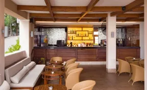 AKKA HOTELS ALINDA Bars