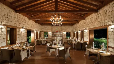 AKKA HOTELS ANTEDON Restaurants