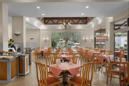 AKKA HOTELS CLAROS Restaurants