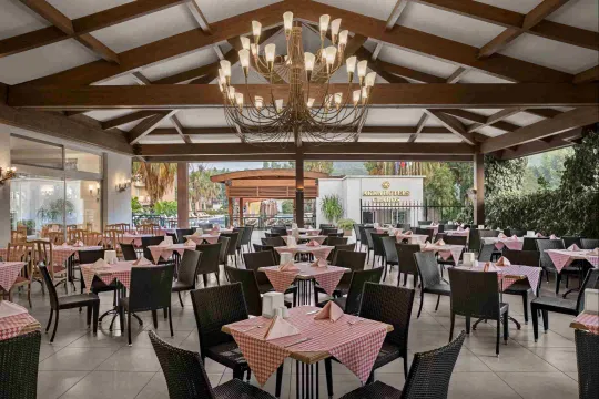 AKKA HOTELS CLAROS Restaurants