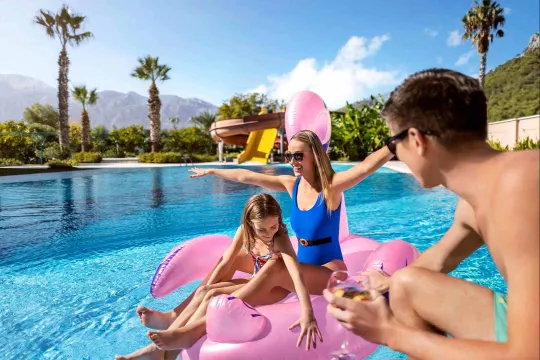 AKKA HOTELS CLAROS Pools & Beach