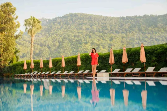 AKKA HOTELS CLAROS Pools & Beach