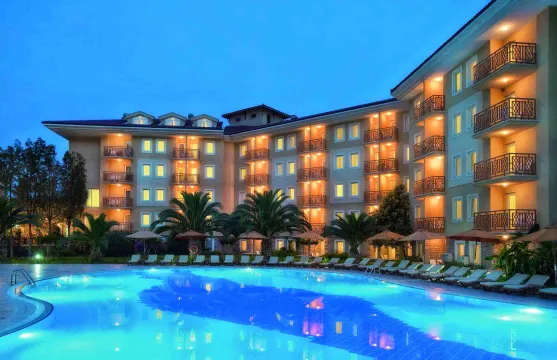 AKKA HOTELS CLAROS Pools & Beach