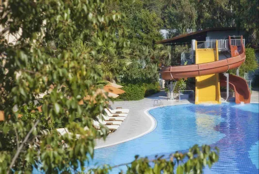 AKKA HOTELS CLAROS Pools & Beach