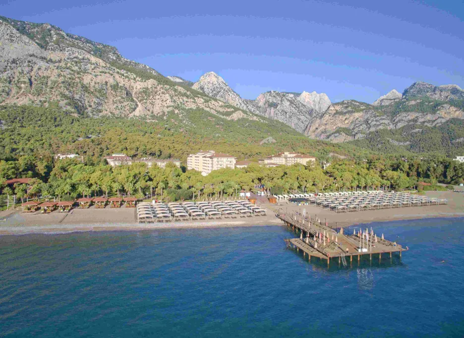 AKKA HOTELS CLAROS Pools & Beach