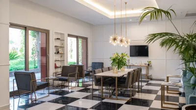 AKRA V HOTEL Lobby