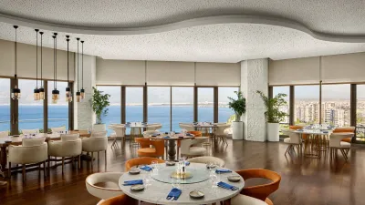 AKRA V HOTEL Restaurants