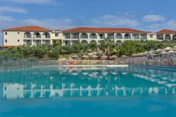 AKRATHOS HOTEL Pools & Beach