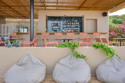 AKRATHOS HOTEL Bars