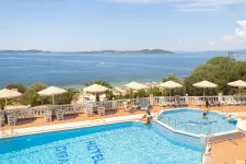 AKTI OURANOUPOLI BEACH RESORT Pools & Beach