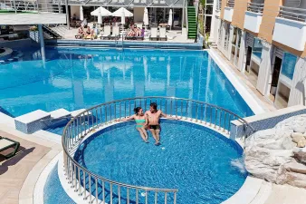 ALAIYE KLEOPATRA HOTEL Pools & Beach