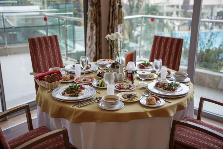 ALAIYE KLEOPATRA HOTEL Restaurants