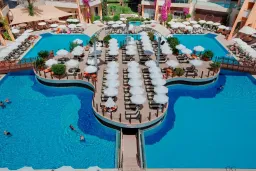 ALAIYE RESORT - SPA HOTEL Pools & Beach