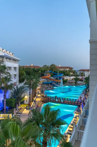 ALBA QUEEN HOTEL Pools & Beach