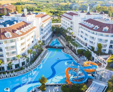 ALBA QUEEN HOTEL Pools & Beach