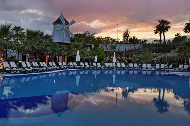 ALBA ROYAL HOTEL ADULT ONLY 16+ Pools & Beach