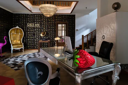 A FOR ART HOTEL Lobby