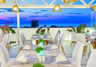 ALEA HOTEL AND SUITES Restaurants