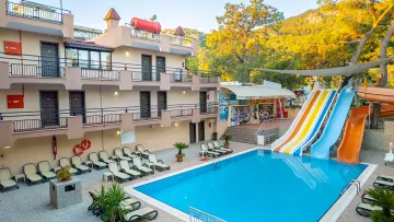 ALERIA BELPORT BEACH HOTEL Pools & Beach