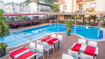 ALERIA BELPORT BEACH HOTEL Pools & Beach