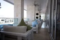 ALESTA YACHT HOTEL Lobby