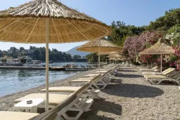 ALESTA YACHT HOTEL Pools & Beach