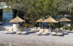 ALESTA YACHT HOTEL Pools & Beach