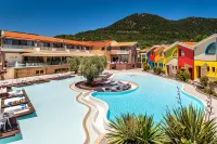 ALEXANDRA GOLDEN BOUTIQUE HOTEL Pools & Beach