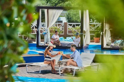 ALEXANDRA GOLDEN BOUTIQUE HOTEL Pools & Beach