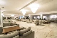 ALEXANDROS PALACE HOTEL AND SUITES Bars