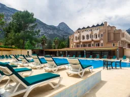 ALEXIUS BEACH HOTEL Pools & Beach