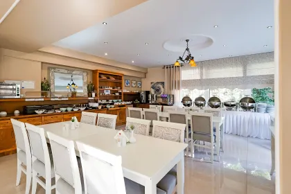 ALKYONIS HOTEL Restaurants