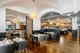ALUA HELIOS BAY Restaurants