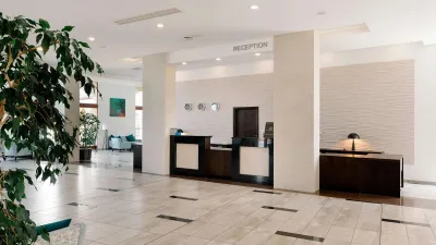 ALUA HELIOS BAY Lobby