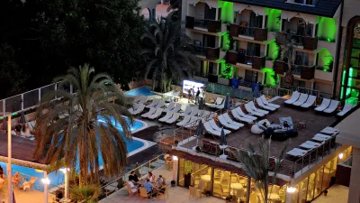 AMBASSADOR HOTEL Pools & Beach