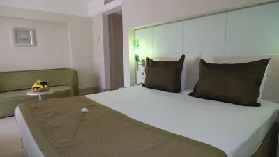 AMBASSADOR HOTEL Rooms