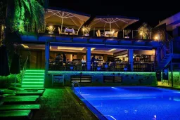 AMBASSADOR HOTEL Pools & Beach
