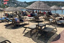 AMBROSIA HOTEL BEACH - SPA Pools & Beach