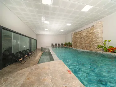AMBROSIA HOTEL BEACH - SPA Pools & Beach