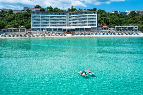 AMMON ZEUS LUXURY BEACH HOTEL Pools & Beach