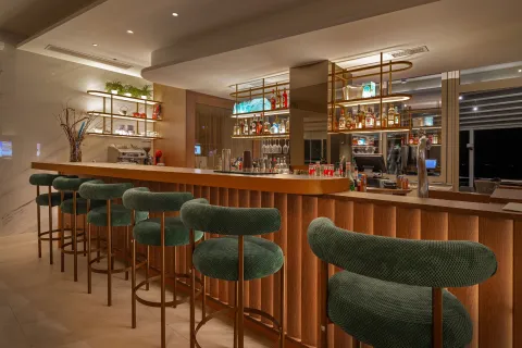 AMMON ZEUS LUXURY BEACH HOTEL Bars