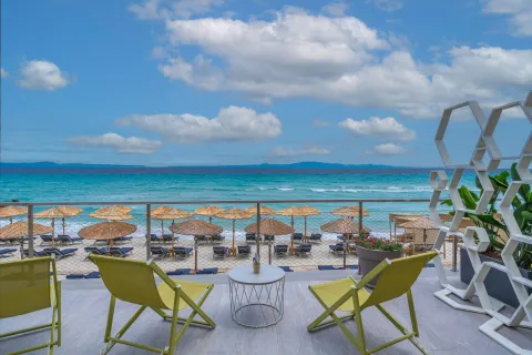 AMMON ZEUS LUXURY BEACH HOTEL Pools & Beach
