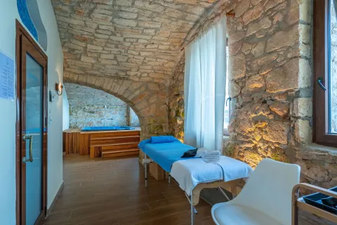 AMMON ZEUS LUXURY BEACH HOTEL Spa