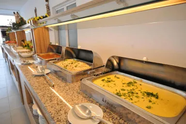 AMOS HOTEL Restaurants
